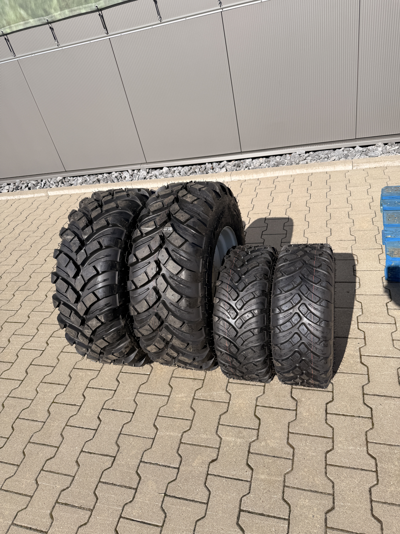 Kommunalberreifung VR 23 x 8,5 - 12, HR 12 - 16,5 6PR
